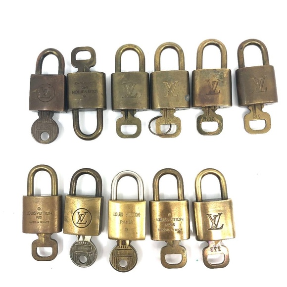 Auth Louis Vuitton Gold Tone Lock and Key #753L22 - Picture 2 of 7